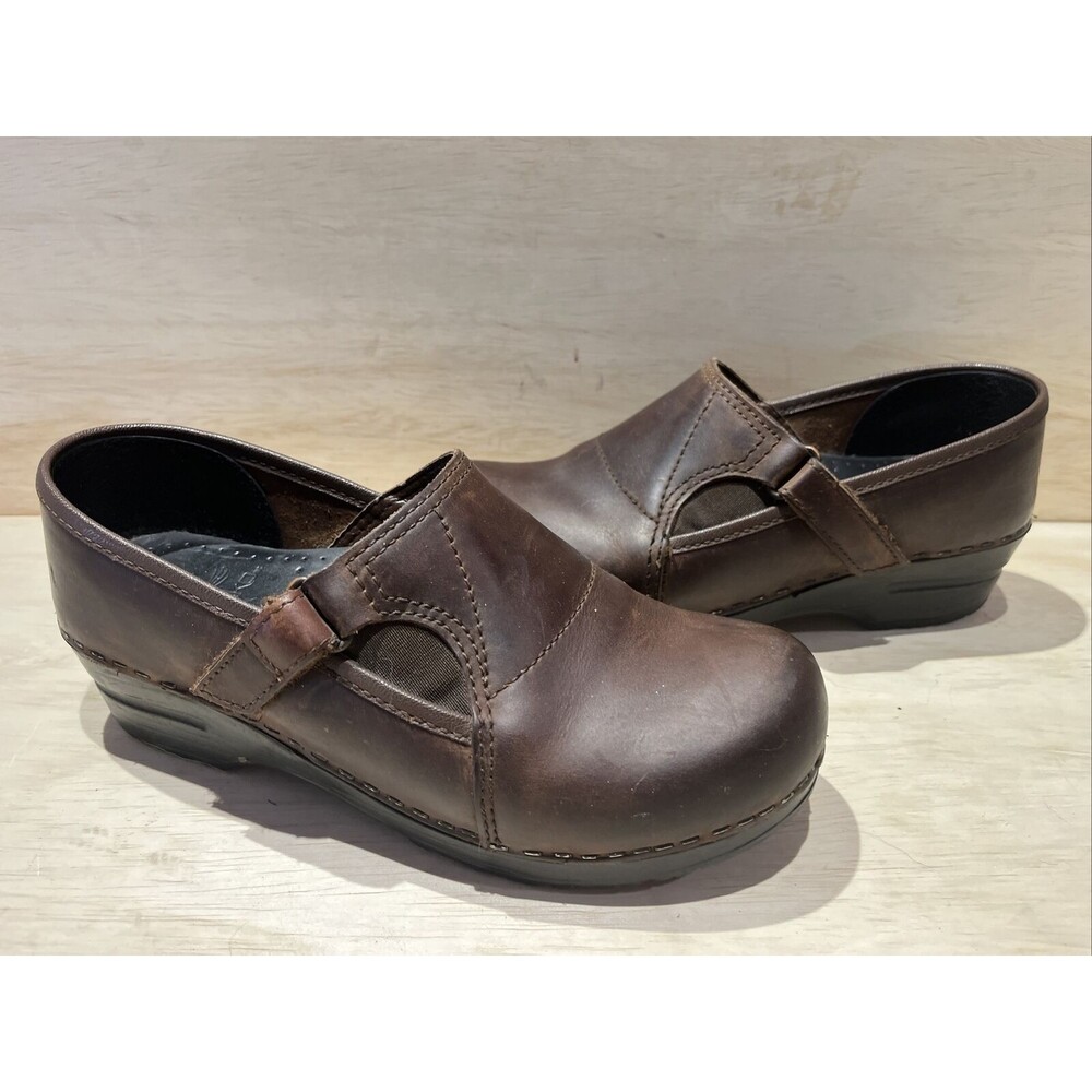 Dansko Womens Brown Leather Clogs Shoes Slip on Size 37 or 6.5 to 7